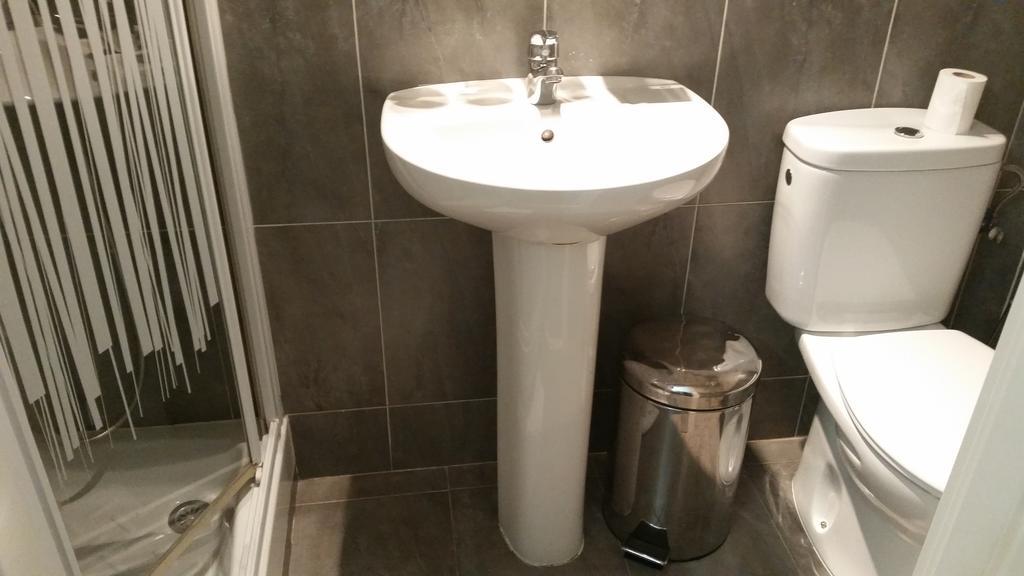 Hostal Montecarlo Мадрид Екстериор снимка