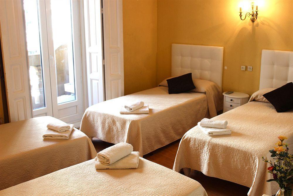 Hostal Montecarlo Мадрид Екстериор снимка
