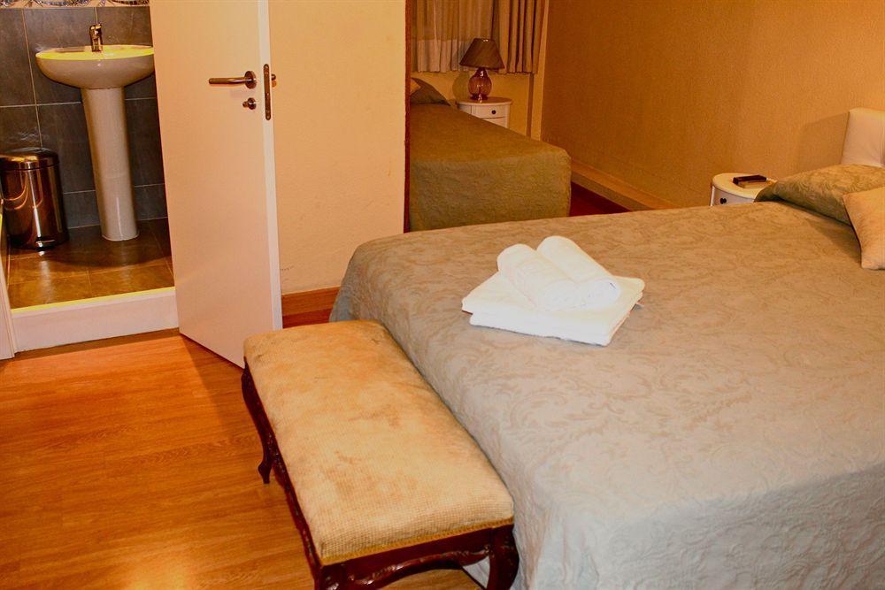 Hostal Montecarlo Мадрид Екстериор снимка