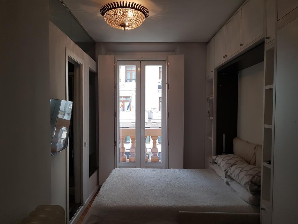 Hostal Montecarlo Мадрид Екстериор снимка