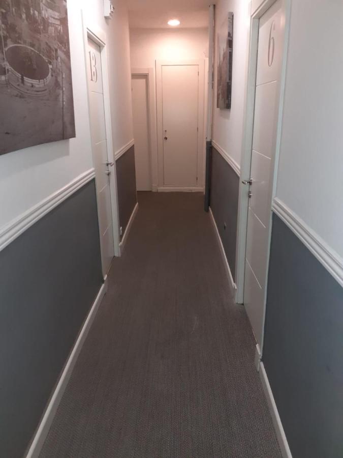 Hostal Montecarlo Мадрид Екстериор снимка